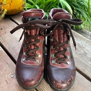 Women’s Brown Leather Hiking Boots